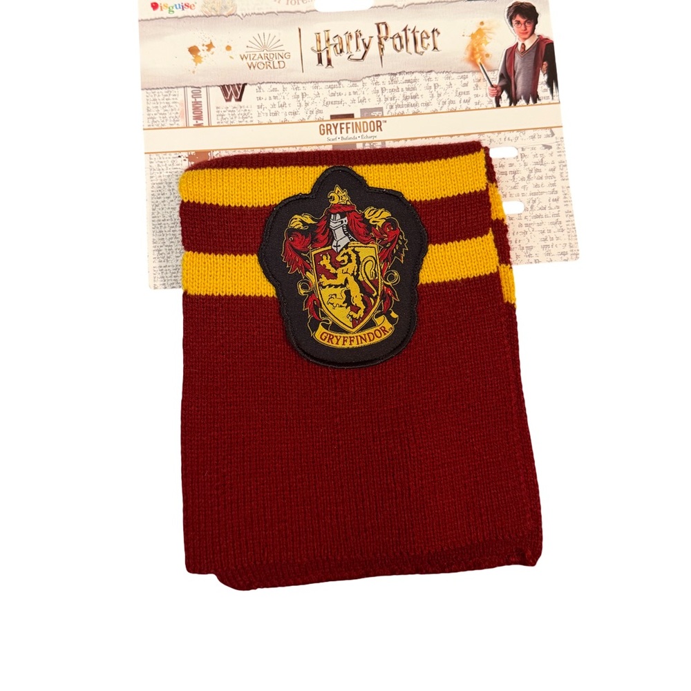 Harry Potter Gryffindor Knit Scarf – Wizarding World –NEW
 age 14+
